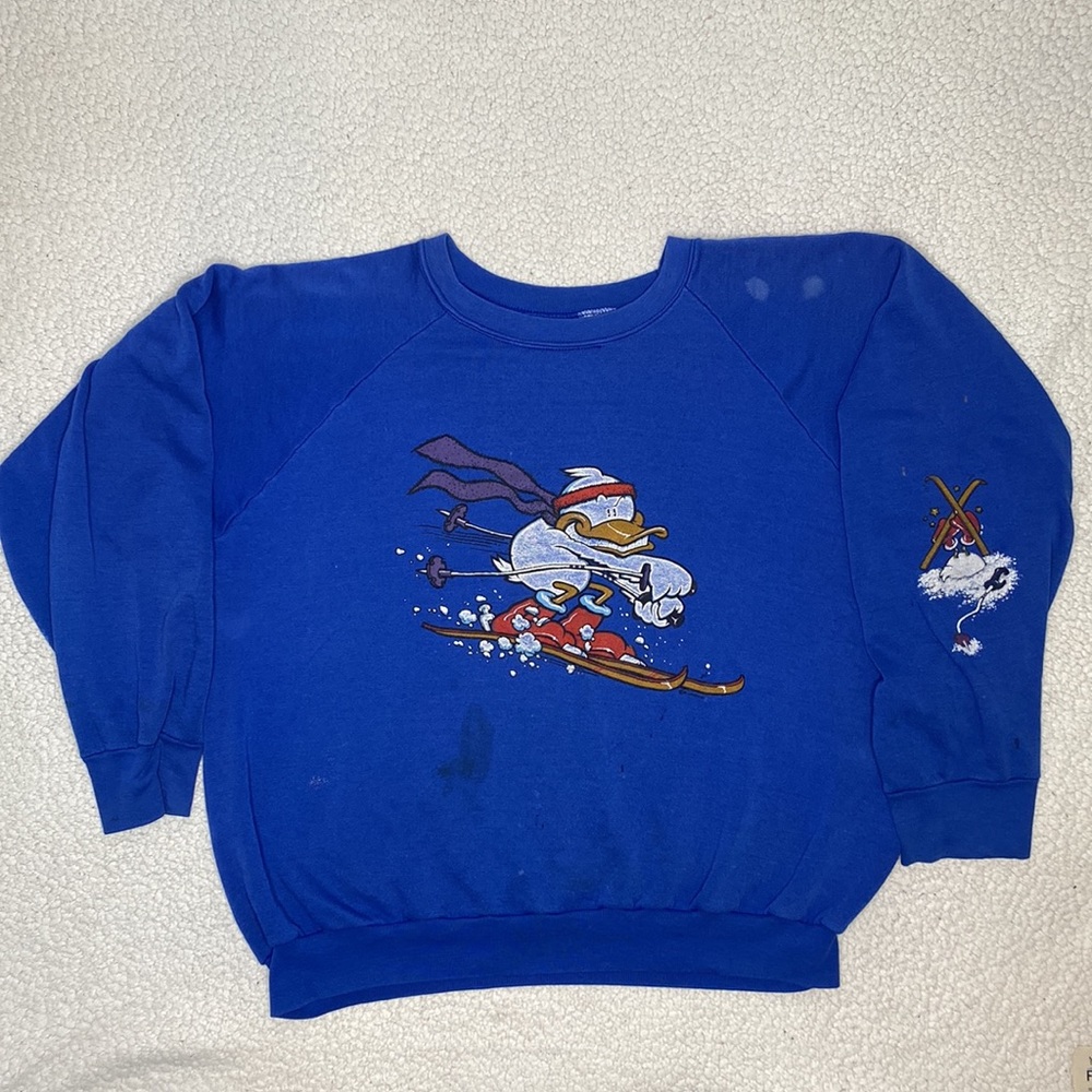 Vintage Thrashed Duck Skiing Graphic Print Sweatshirt: Size Medium